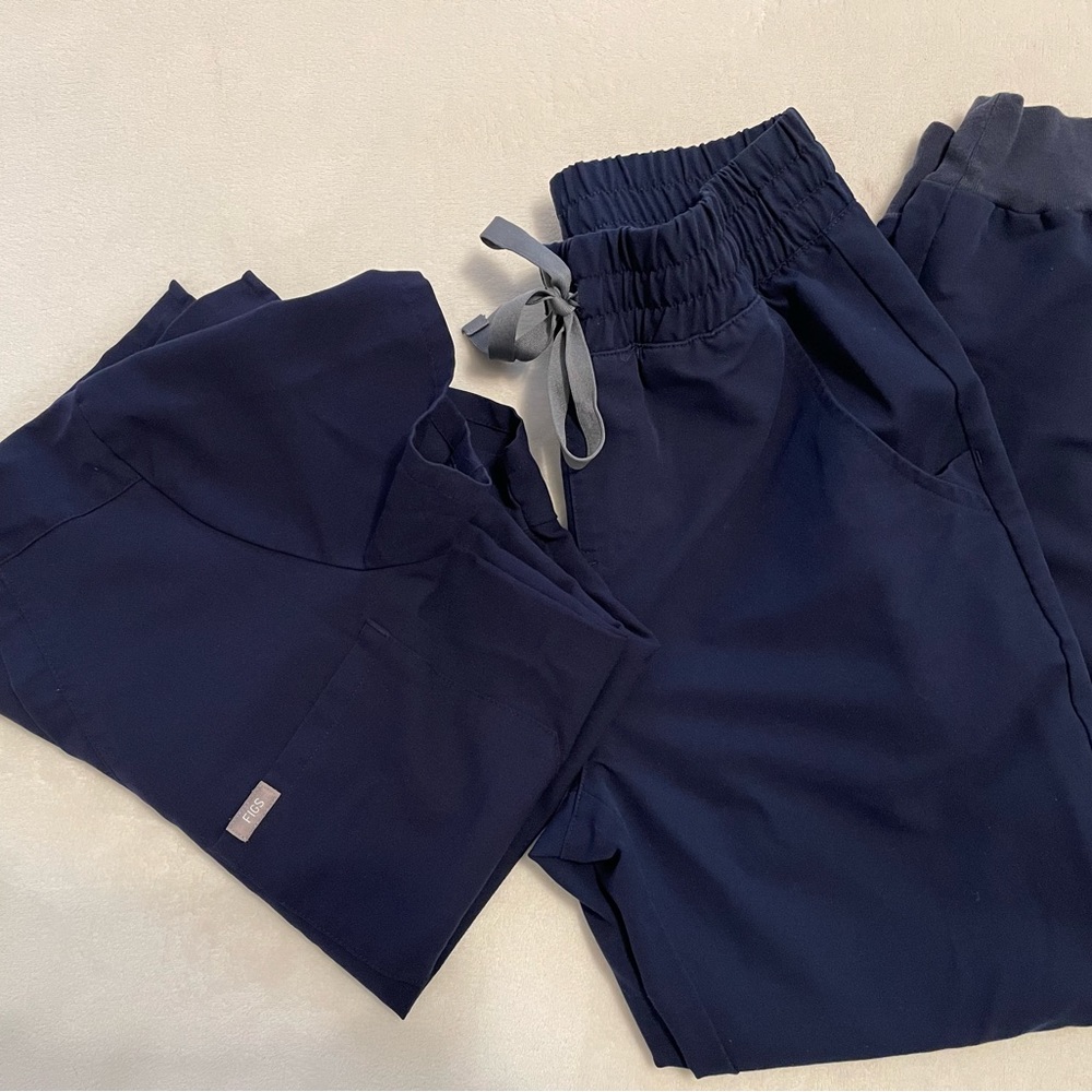 Figs Scrubs Set Navy Blue XS petite pants  and XS top